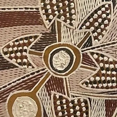 The centre of the flower form at close range, showing the fine parallel lines of rarrk cross-hatching